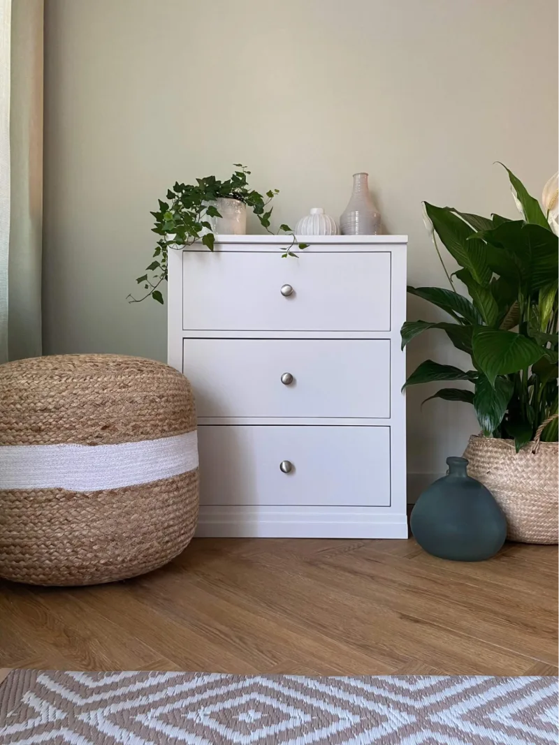 Affordable Ideas for Decorating with Painted Bedroom Furniture
