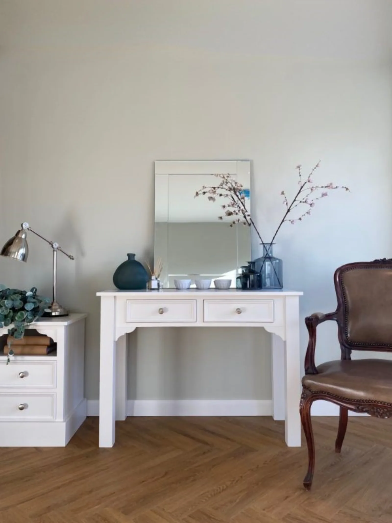 The Best Oak Dressing Tables for Small Spaces