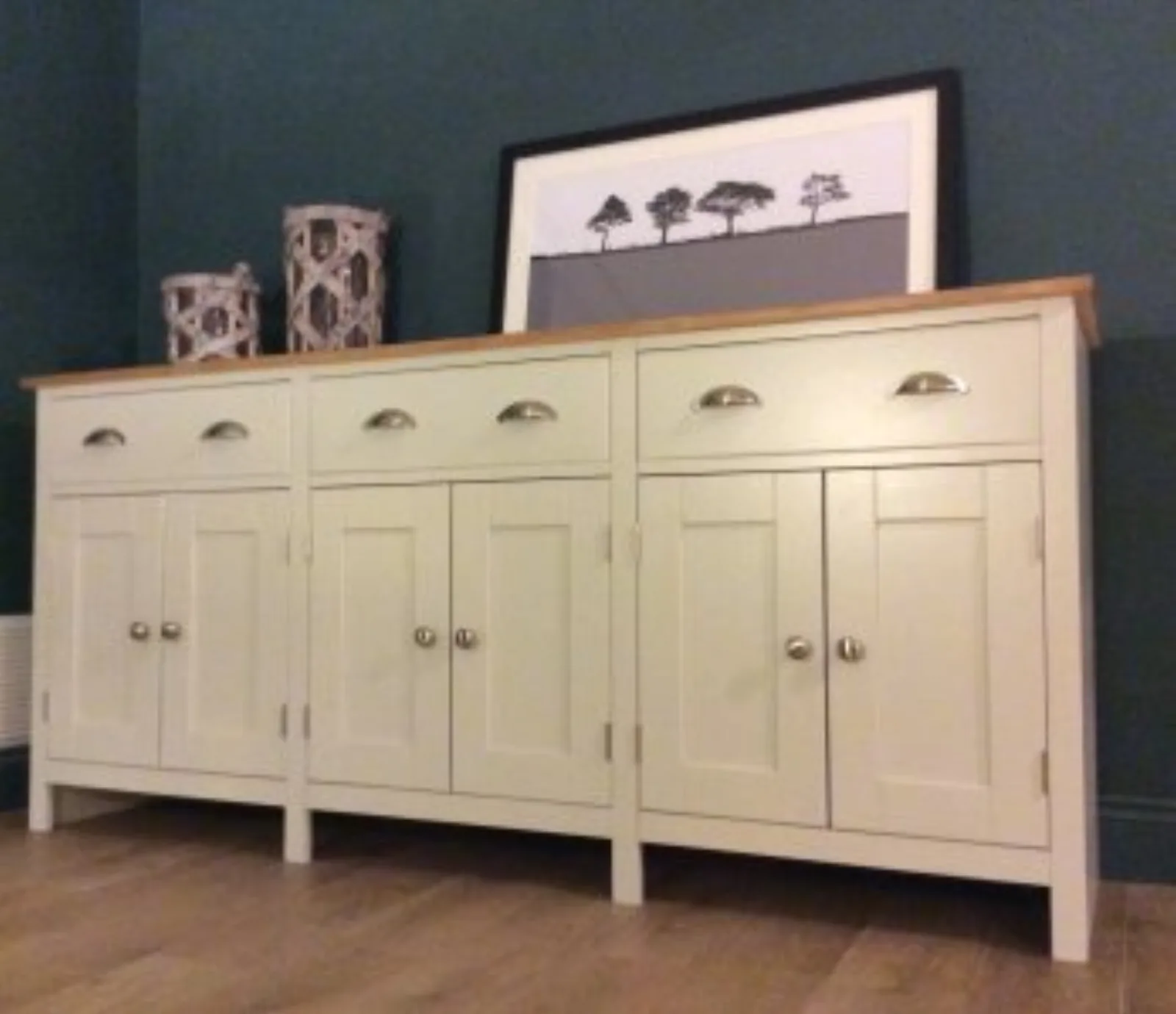 Why You Need An Oak Sideboard In Your Home