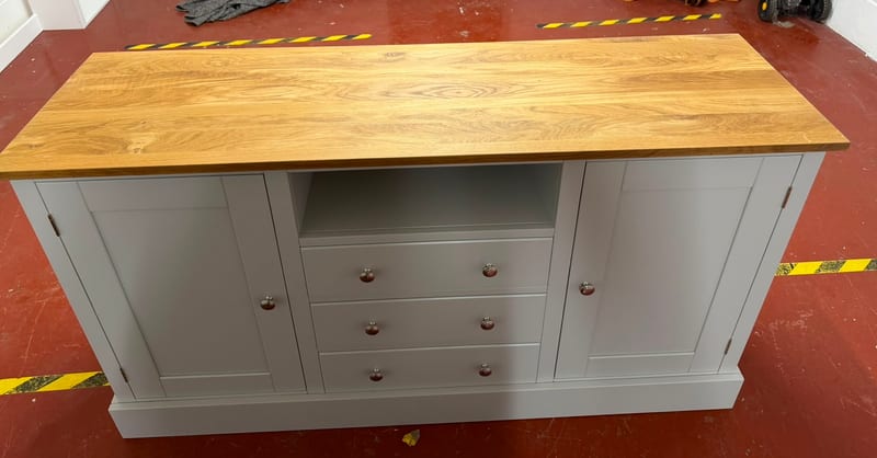 5ft Painted Sideboard / TV Cabinet with a Solid Oak Worktop — image 3