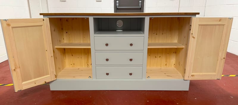 5ft Painted Sideboard / TV Cabinet with a Solid Oak Worktop — image 4